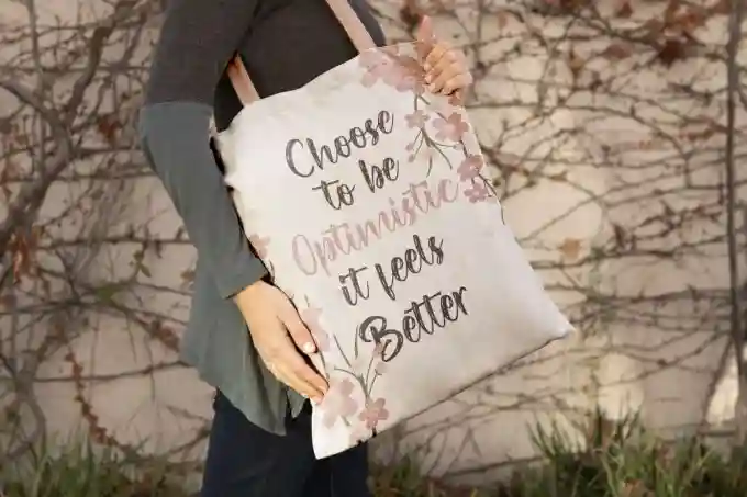 Distract Switch Brush Font - Image 6