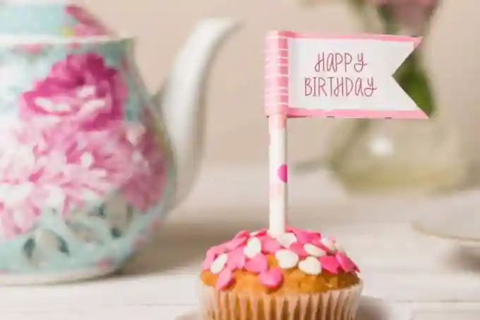 Sweets Good – A Playful Display Font - Image 4